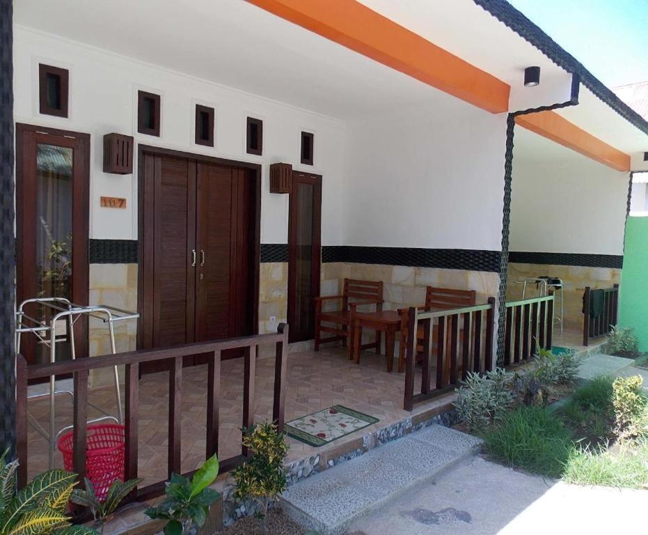 Five Time Home Stay Gili Air Exterior photo